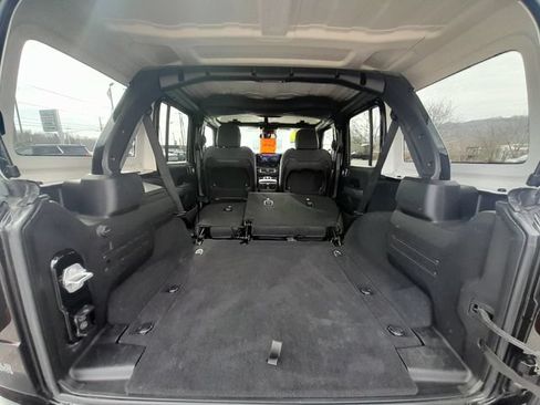 Used 2024 Jeep Wrangler Unlimited Rubicon AWD/4WD image 48