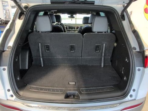 Used 2023 Buick Enclave Essence AWD/4WD image 31