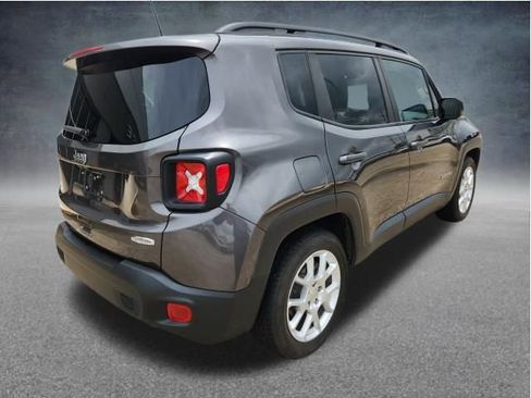 Used 2020 Jeep Renegade Latitude w/ Popular Equipment Group FWD image 9