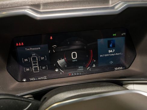 Used 2024 GMC Canyon AT4X image 19