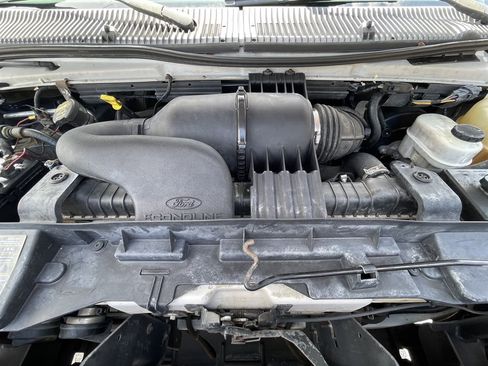 Used 2009 Ford E-250 and Econoline 250 Extended RWD image 6