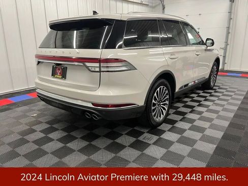 Used 2024 Lincoln Aviator AWD w/ Premium Package image 3