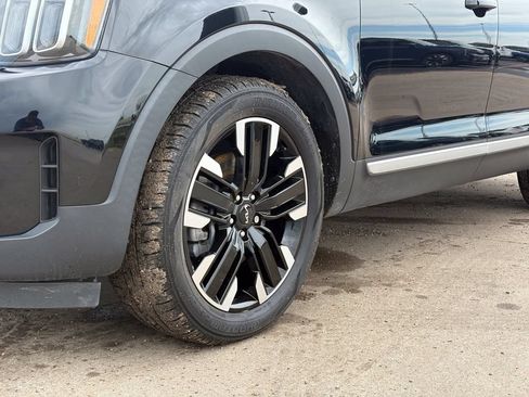 Used 2024 Kia Telluride SX w/ Towing Package FWD image 9