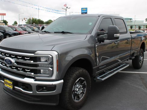 Used 2024 Ford F350 Lariat w/ FX4 Off-Road Package AWD/4WD image 4