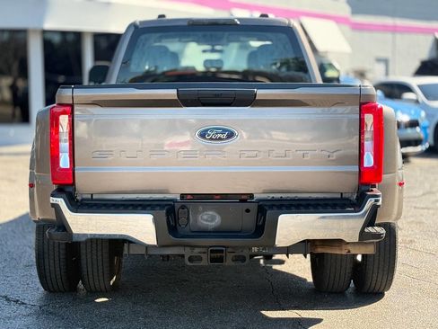 Used 2022 Ford F350 XL w/ Power Equipment Group image 9