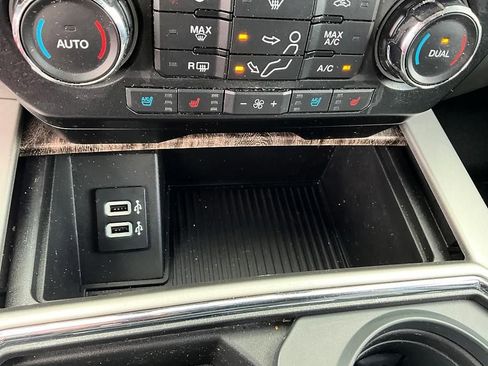 Used 2017 Ford F250 Lariat w/ Chrome Package AWD/4WD image 24