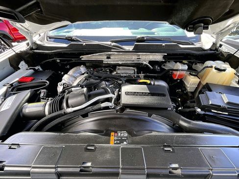 Used 2020 Chevrolet Silverado 2500 LT w/ Z71 Off-Road Package image 9