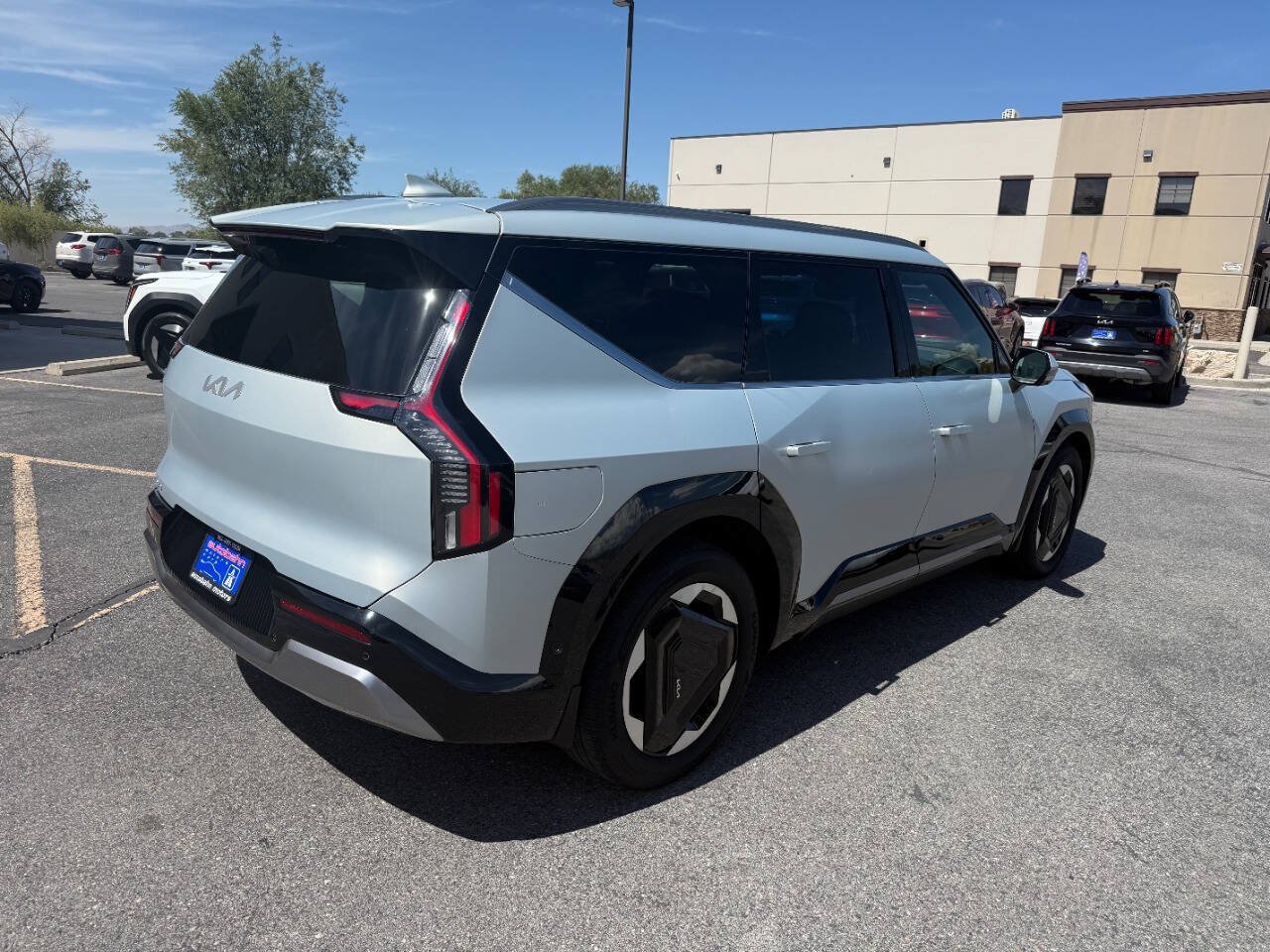 Used 2024 Kia EV9 Land AWD/4WD image 11
