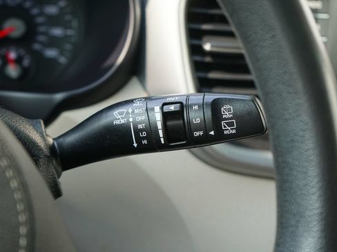 Used 2019 Kia Sorento FWD image 19