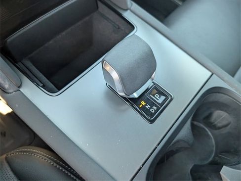 Used 2024 Land Rover Discovery Sport Dynamic SE image 27