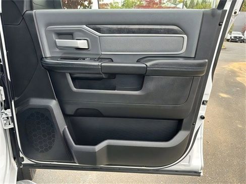 Used 2021 RAM 2500 Big Horn image 23