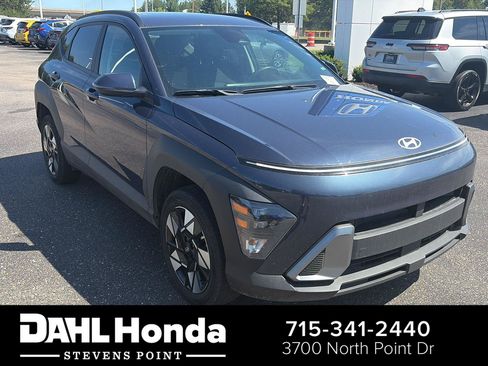 Used 2025 Hyundai Kona SEL AWD/4WD image 1
