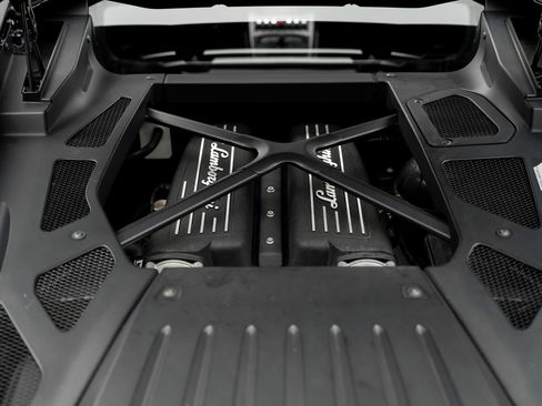Used 2017 Lamborghini Huracan LP 580-2 RWD image 52