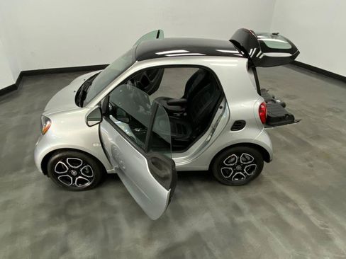 Used 2019 smart fortwo electric drive RWD image 39