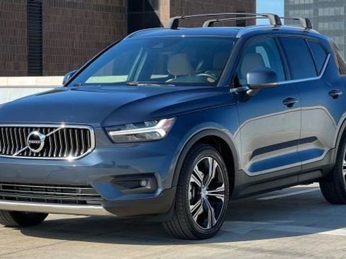 Used 2019 Volvo XC40 T5 Inscription image 3