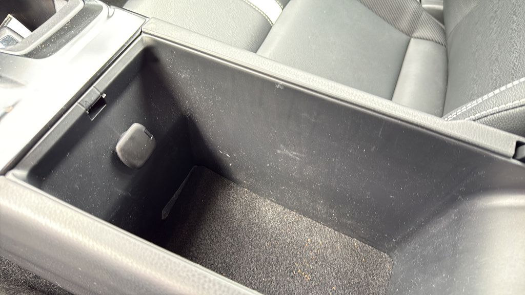 Used 2025 Toyota Camry SE FWD image 28