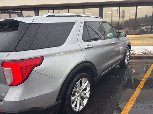 Used 2023 Ford Explorer Platinum w/ Technology Package image 6