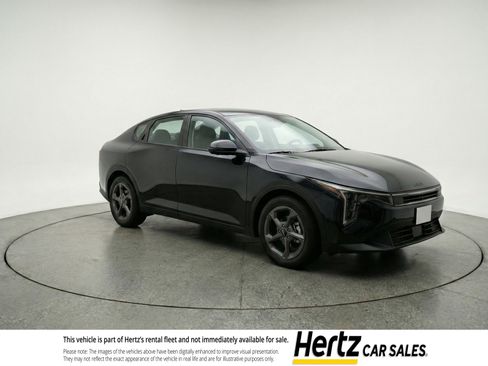 Used 2025 Kia K4 LXS image 1