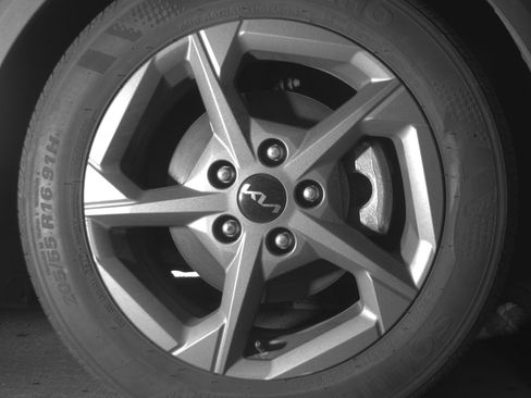 Used 2025 Kia K4 LXS image 13