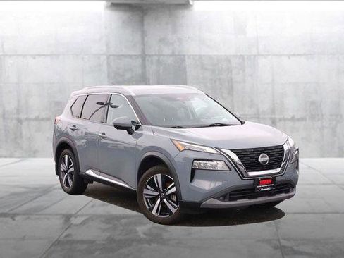 Used 2021 Nissan Rogue SL FWD image 2