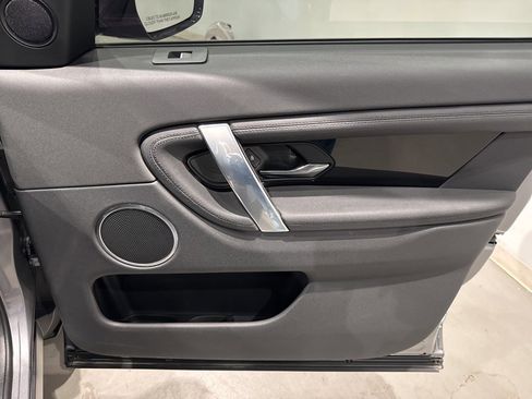 Used 2023 Land Rover Discovery Sport S image 33