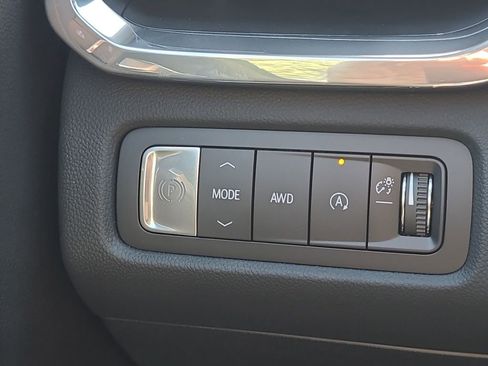 New 2026 GMC Acadia Denali w/ Super Cruise Package image 18