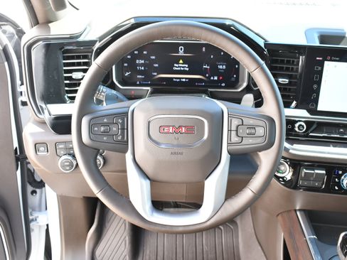 Used 2026 GMC Sierra 1500 SLT w/ SLT Premium Package AWD/4WD image 17