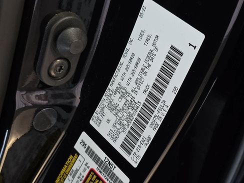 Used 2023 Toyota Tundra Limited AWD/4WD image 25