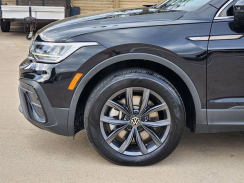 Used 2022 Volkswagen Tiguan SE FWD image 14