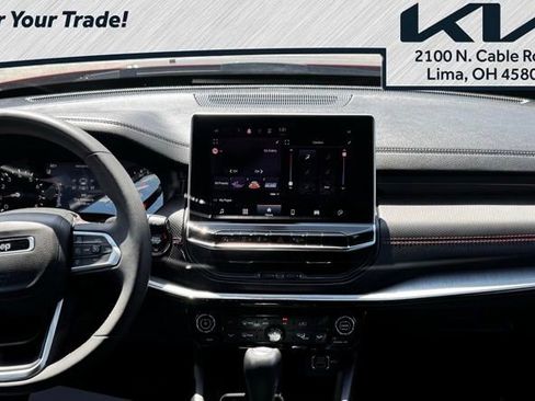 Used 2025 Jeep Compass Trailhawk AWD/4WD image 9