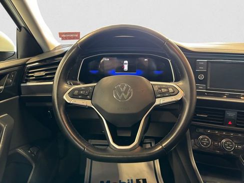 Used 2024 Volkswagen Jetta SE FWD image 13