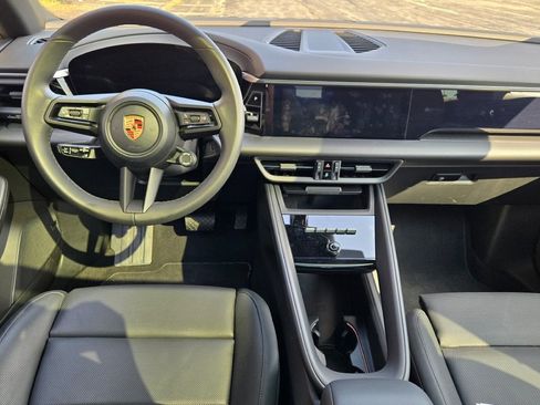 Used 2025 Porsche Macan Electric image 32