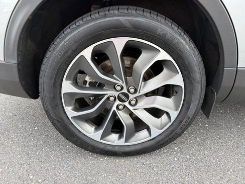 Certified 2022 Lincoln Nautilus Reserve AWD/4WD image 11