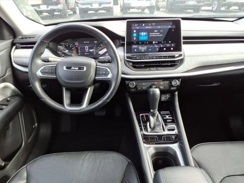Used 2022 Jeep Compass Latitude w/ Sun and Sound Group AWD/4WD image 13
