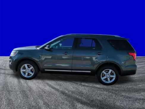 Used 2016 Ford Explorer XLT w/ Equipment Group 202A AWD/4WD image 7