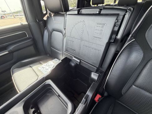 Used 2023 RAM 1500 Laramie AWD/4WD image 15