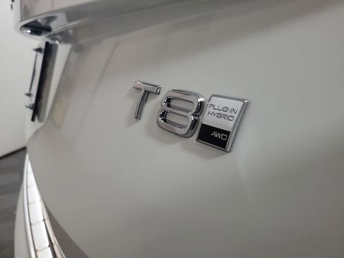 New 2026 Volvo XC90 T8 Ultra w/ Protection Package Premier AWD/4WD image 7