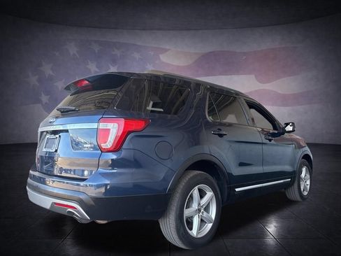 Used 2016 Ford Explorer XLT AWD/4WD image 5