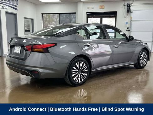 Used 2024 Nissan Altima 2.5 SV FWD image 6