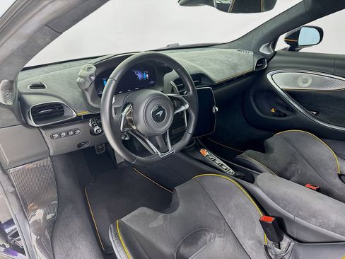 Used 2025 McLaren Artura Spider RWD image 7