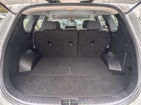 Used 2020 Hyundai Santa Fe SE image 12