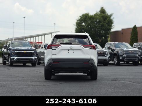 Used 2021 Toyota RAV4 LE FWD image 7