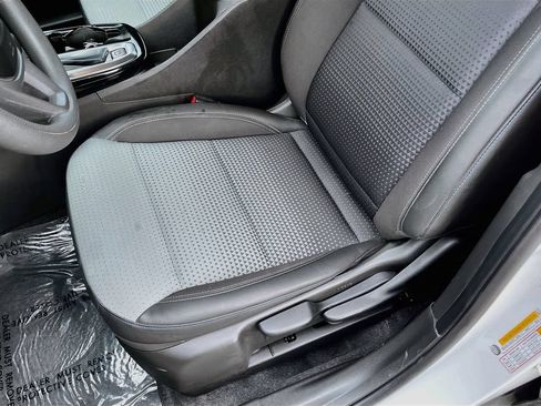 Used 2026 Chevrolet Trax LT FWD image 18