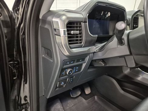 Used 2022 Ford F150 Lariat w/ Trailer Tow Package image 18