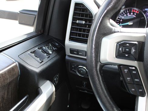 Used 2020 Ford F250 Lariat w/ Lariat Value Package AWD/4WD image 24