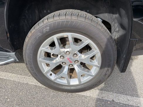 Used 2017 GMC Yukon SLT w/ Open Road Package image 6