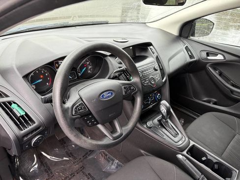 Used 2018 Ford Focus SE image 12