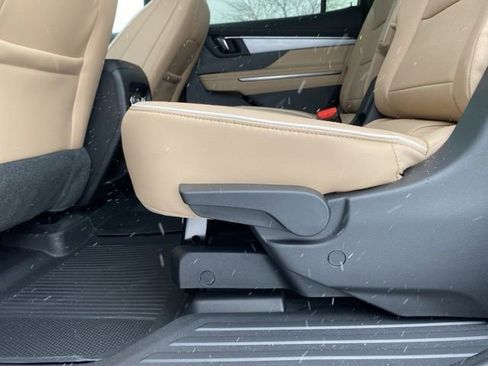 New 2025 Buick Enclave Preferred w/ LPO, Floor Liner Package image 32