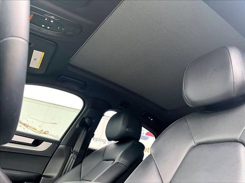 Certified 2024 Porsche Cayenne Coupe AWD/4WD image 18
