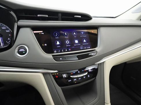 Used 2025 Cadillac XT5 Premium Luxury image 17